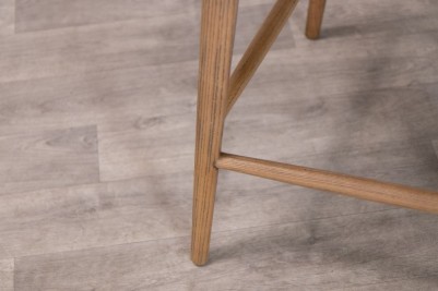 wooden-leg-detail